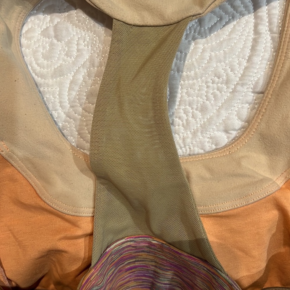 Lululemon athletica scoo neck tank, size 4 - Picture 7 of 13